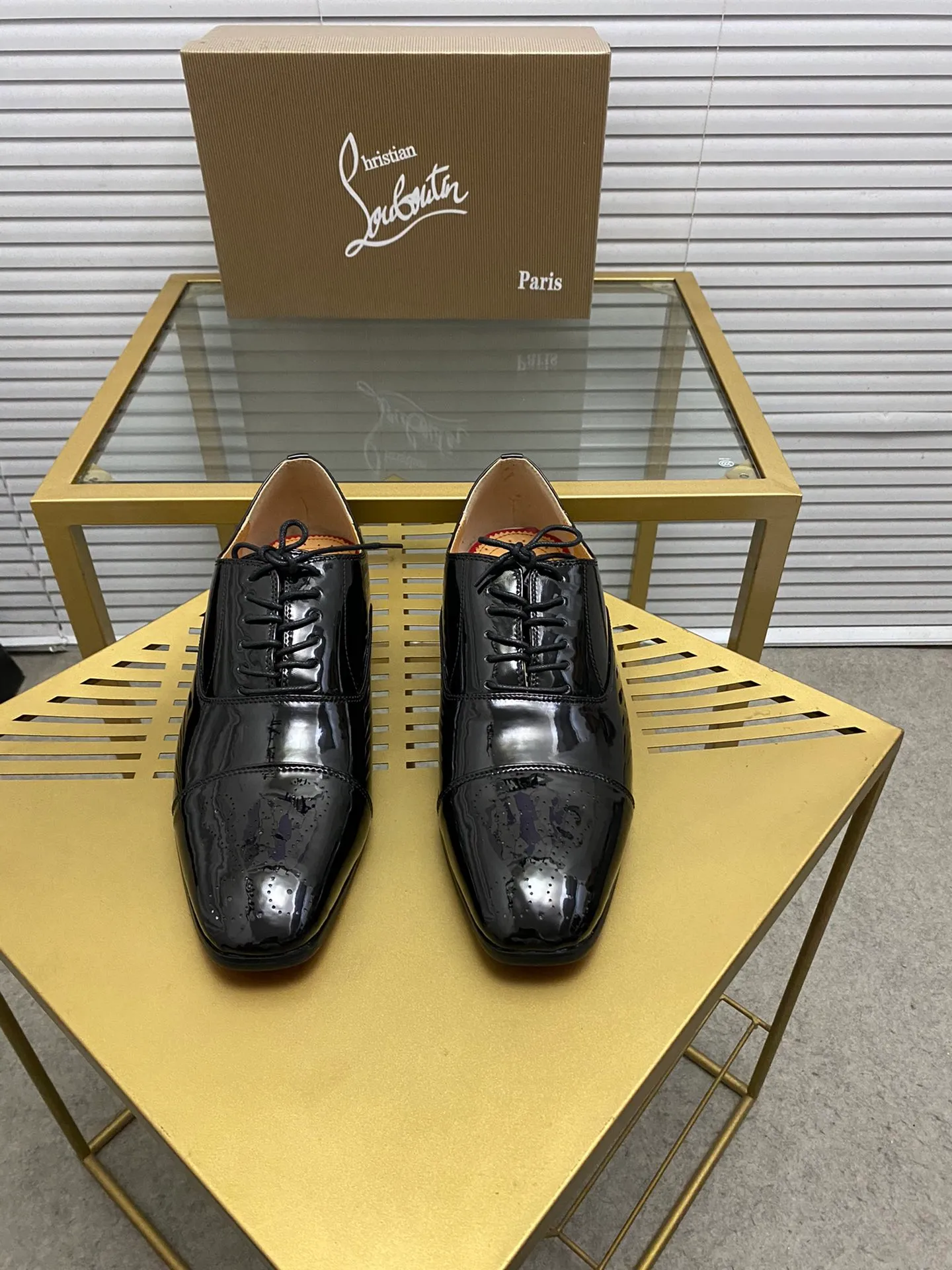 (Customized model) Ex-factory price is 500. christian louboutin (CL red sole shoes) counter series, casual sneakers for couples 📢 📢 📢 Exclusive hot style release 🎈🎈💪 Movable latex feet 👻 Finished outsole line [Proud] 😝Female 35-40# Male 38#-46, global supply😝 [Top version]: Original imported genuine leather upper, top original leather lining, original molded TPU outsole, original 1:1 detail processing, original shoe last,